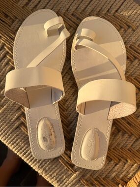 White Women's Strappy Slide Sandals